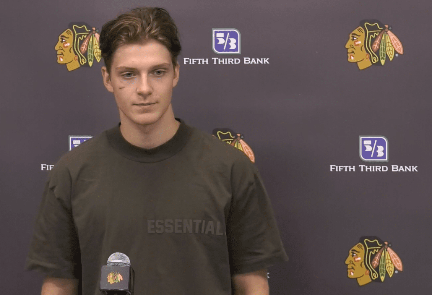 Blackhawks sign first-round pick Kevin Korchinski